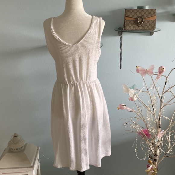 Women's Casual Dresses Summer Tank Dresses sleeveless white colour V-neck - Picture 3 of 8